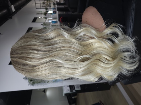 Soft dimensional blonde airtouch result